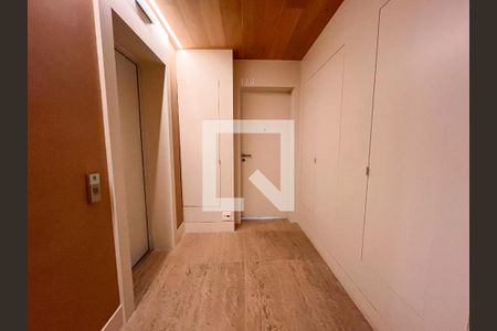 Apartamento à venda com 85m², 1 quarto e 2 vagasÁrea comum - Hall do andar