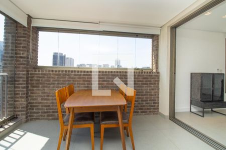 Apartamento à venda com 85m², 1 quarto e 2 vagasTerraço, detalhe recestimento e ampla janela