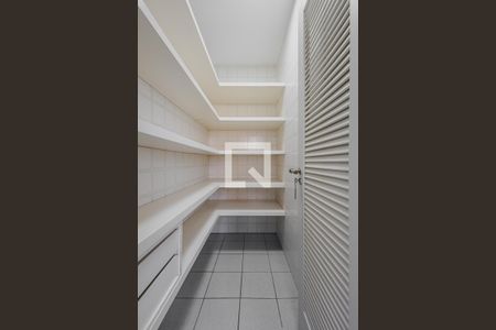 Apartamento à venda com 177m², 3 quartos e 2 vagasCozinha - Dispensa