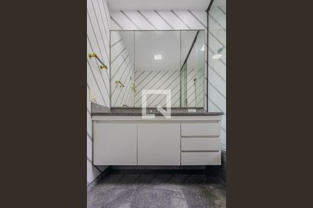 Apartamento à venda com 177m², 3 quartos e 2 vagasBanheiro