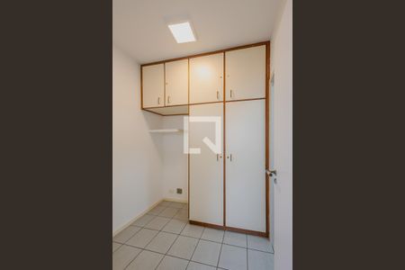 Apartamento à venda com 177m², 3 quartos e 2 vagasÁrea de Serviço - Quarto