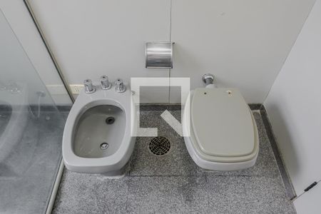 Apartamento à venda com 177m², 3 quartos e 2 vagasBanheiro da Suíte