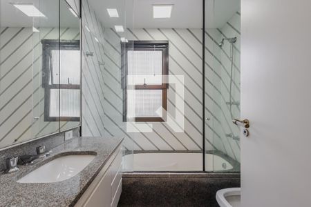 Apartamento à venda com 177m², 3 quartos e 2 vagasBanheiro