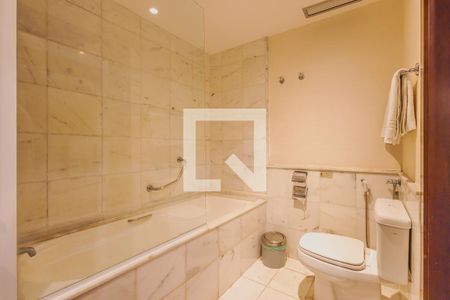 Banheiro de kitnet/studio para alugar com 1 quarto, 33m² em Paraíso, São Paulo