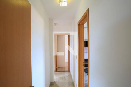 Corredor de apartamento para alugar com 3 quartos, 150m² em Ipiranga, Belo Horizonte