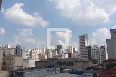 Vista sala de kitnet/studio para alugar com 1 quarto, 29m² em Santa Ifigênia, São Paulo