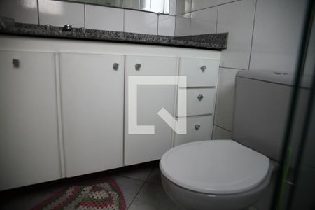 Apartamento à venda com 194m², 5 quartos e 3 vagasBanheiro da suíte