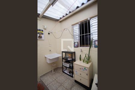 Casa à venda com 160m², 5 quartos e 2 vagas Casa à venda com 160m², 5 quartos e 2 vagasÁrea de Serviço Casa 2