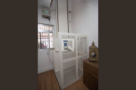 Casa à venda com 160m², 5 quartos e 2 vagas Casa à venda com 160m², 5 quartos e 2 vagasDetalhe Sala