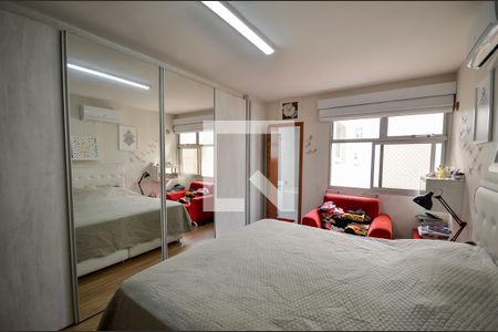 Apartamento à venda com 300m², 4 quartos e 4 vagas Apartamento à venda com 300m², 4 quartos e 4 vagasSuíte 2