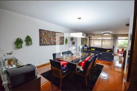 Apartamento à venda com 300m², 4 quartos e 4 vagas Apartamento à venda com 300m², 4 quartos e 4 vagasSala