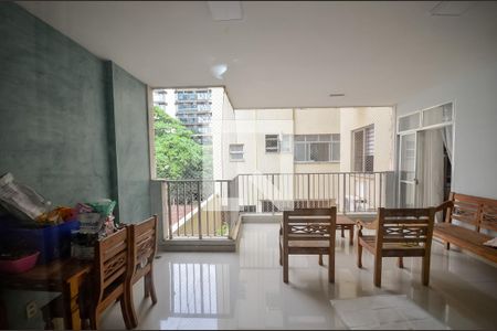 Apartamento à venda com 300m², 4 quartos e 4 vagas Apartamento à venda com 300m², 4 quartos e 4 vagasVista da Suíte 1