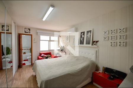 Apartamento à venda com 300m², 4 quartos e 4 vagas Apartamento à venda com 300m², 4 quartos e 4 vagasSuíte 2