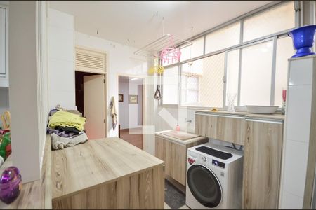 Apartamento à venda com 300m², 4 quartos e 4 vagas Apartamento à venda com 300m², 4 quartos e 4 vagasÁrea de Serviço