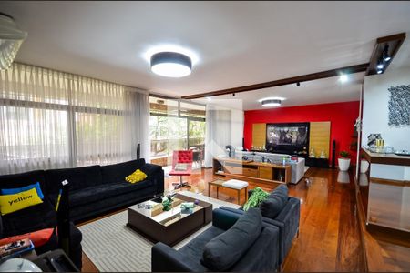 Apartamento à venda com 300m², 4 quartos e 4 vagas Apartamento à venda com 300m², 4 quartos e 4 vagasSala