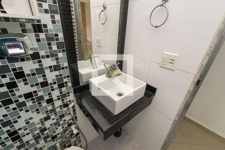 Casa à venda com 130m², 3 quartos e 1 vaga Casa à venda com 130m², 3 quartos e 1 vagaBanheiro 2