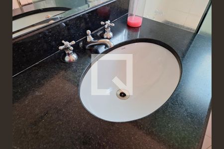 Apartamento à venda com 140m², 3 quartos e 3 vagasBanheiro Quarto 3