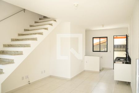 Casa de condomínio para alugar com 84m², 3 quartos e 1 vagaSala/Cozinha