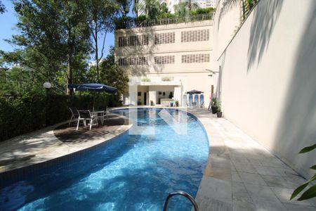 Apartamento à venda com 198m², 4 quartos e 3 vagasÁrea comum - Piscina