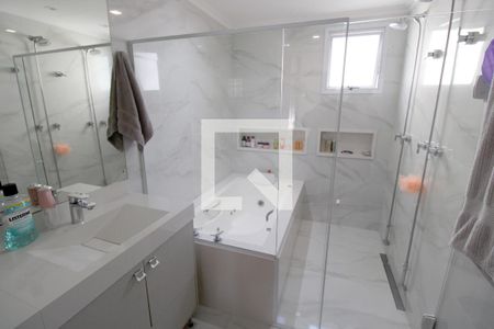 Apartamento à venda com 198m², 4 quartos e 3 vagasBanheiro da Suíte 4