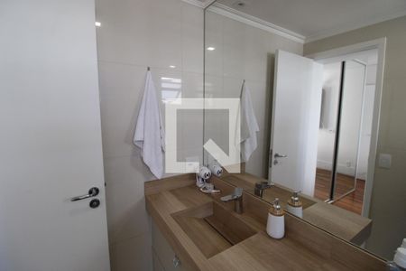 Apartamento à venda com 198m², 4 quartos e 3 vagasBanheiro da Suíte 2