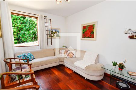 Sala de estar de casa à venda com 4 quartos, 364m² em Cachoeirinhas, Belo Horizonte