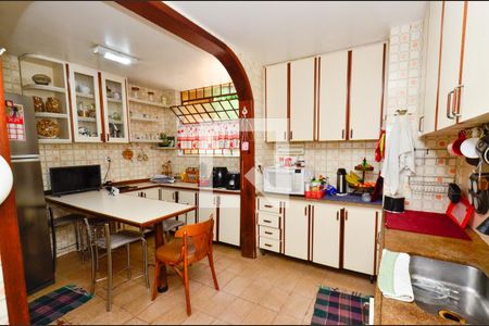 Casa à venda com 364m², 4 quartos e 3 vagasCozinha