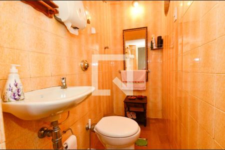 Casa à venda com 364m², 4 quartos e 3 vagasBanheiro de Serviço