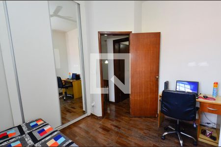 Casa à venda com 364m², 4 quartos e 3 vagasQuarto 2 