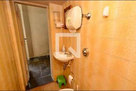 Casa à venda com 364m², 4 quartos e 3 vagasBanheiro de Serviço