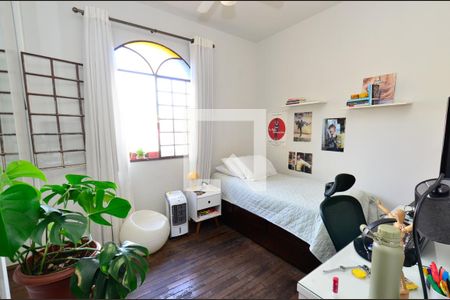 Casa à venda com 364m², 4 quartos e 3 vagasQuarto 2