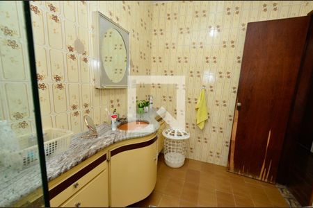 Casa à venda com 364m², 4 quartos e 3 vagasBanheiro social