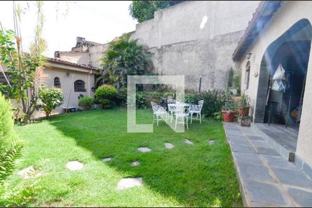 Casa à venda com 364m², 4 quartos e 3 vagasQuintal