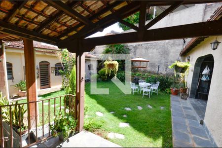 Casa à venda com 364m², 4 quartos e 3 vagasQuintal