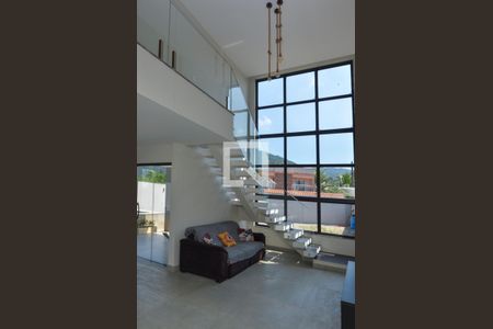 Casa de condomínio à venda com 420m², 4 quartos e 6 vagasSala
