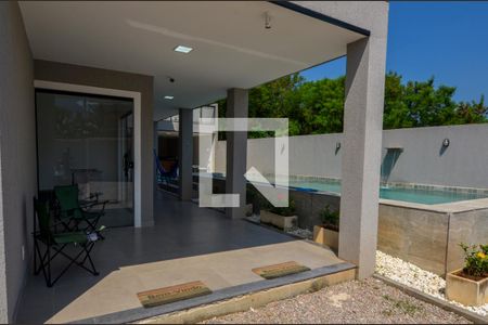 Casa de condomínio à venda com 420m², 4 quartos e 6 vagasÁrea externa