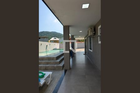 Casa de condomínio à venda com 420m², 4 quartos e 6 vagasÁrea externa