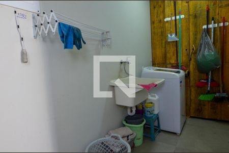 Casa de condomínio à venda com 420m², 4 quartos e 6 vagasÁrea de Serviço