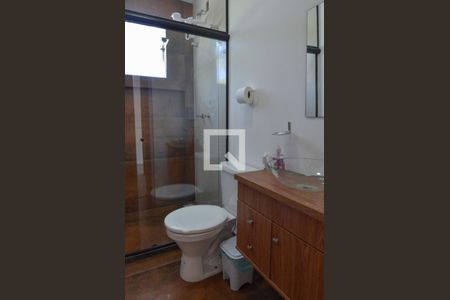 Casa de condomínio à venda com 420m², 4 quartos e 6 vagasBanheiro da Suíte 2