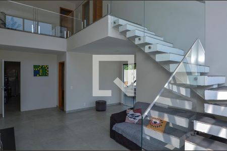 Sala de casa de condomínio para alugar com 4 quartos, 420m² em Vargem Grande, Rio de Janeiro