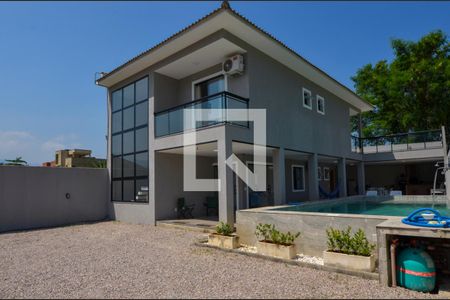 Casa de condomínio à venda com 420m², 4 quartos e 6 vagasÁrea externa