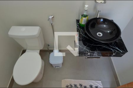 Casa de condomínio à venda com 420m², 4 quartos e 6 vagasLavabo 2