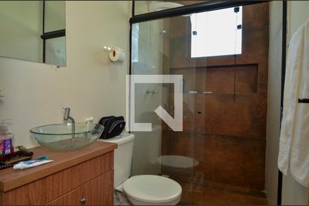 Casa de condomínio à venda com 420m², 4 quartos e 6 vagasBanheiro da Suíte 3