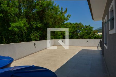 Casa de condomínio à venda com 420m², 4 quartos e 6 vagasVaranda da Suíte 3