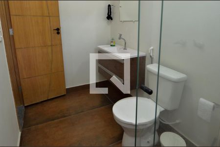 Casa de condomínio à venda com 420m², 4 quartos e 6 vagasBanheiro da Suíte 1