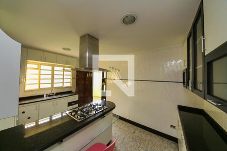 Casa à venda com 400m², 3 quartos e 8 vagas Casa à venda com 400m², 3 quartos e 8 vagasCozinha