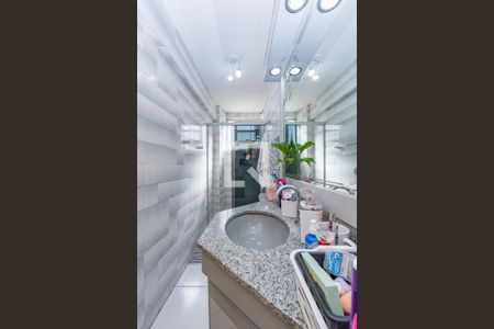 Apartamento à venda com 100m², 3 quartos e 1 vaga Apartamento à venda com 100m², 3 quartos e 1 vagaBanheiro da Suíte