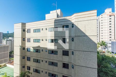 Apartamento à venda com 100m², 3 quartos e 1 vaga Apartamento à venda com 100m², 3 quartos e 1 vagaSuíte