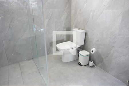 Casa à venda com 270m², 3 quartos e 3 vagasBanheiro da Suíte 2