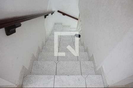 Casa à venda com 270m², 3 quartos e 3 vagasEscada